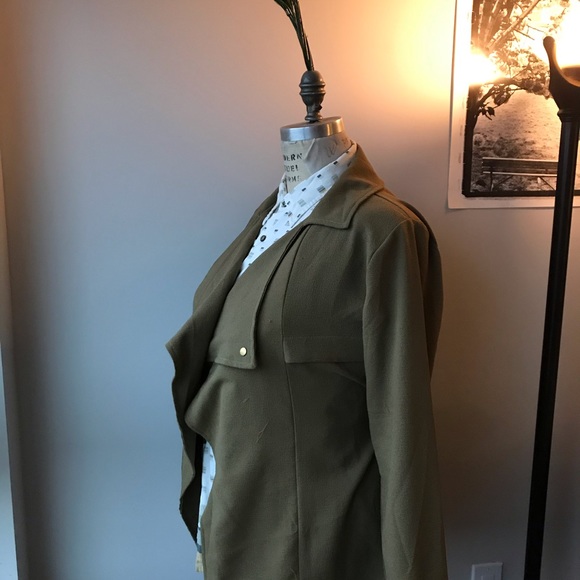 Olive Green Blazer that Give Life! - Picture 4 of 6